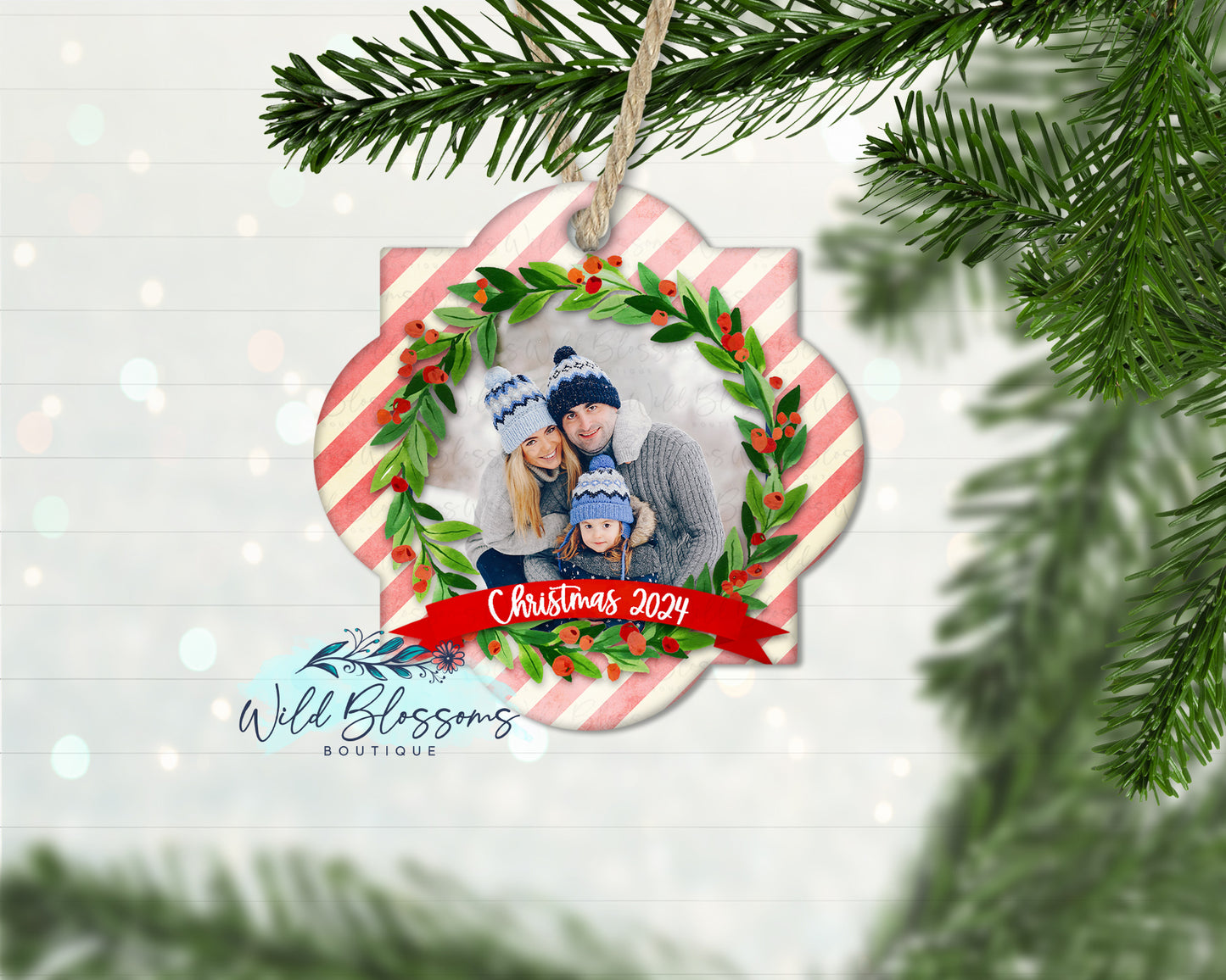 Christmas Wreath Personalized Quatrefoil Photo Ornament