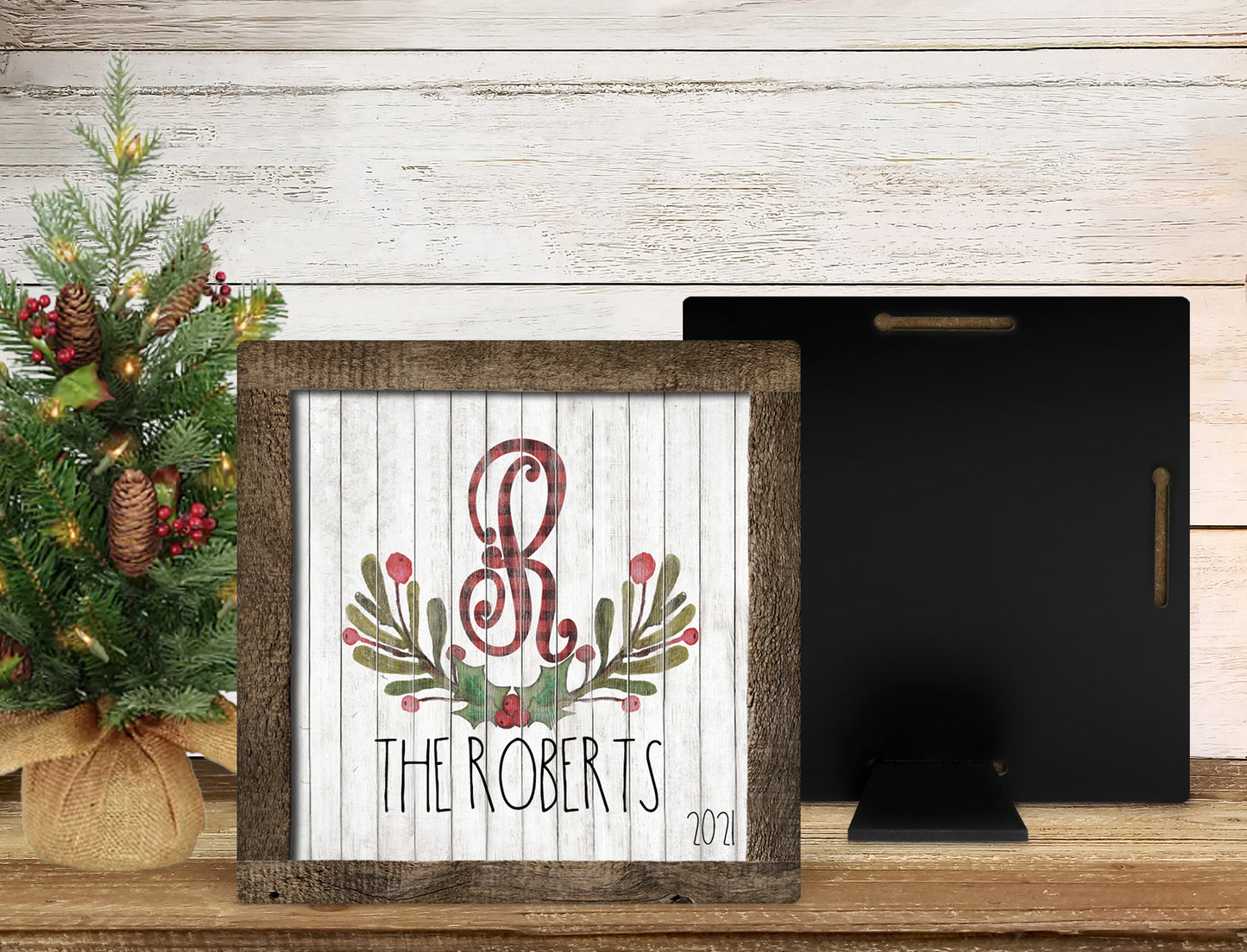 Buffalo Plaid Christmas Holly Sign