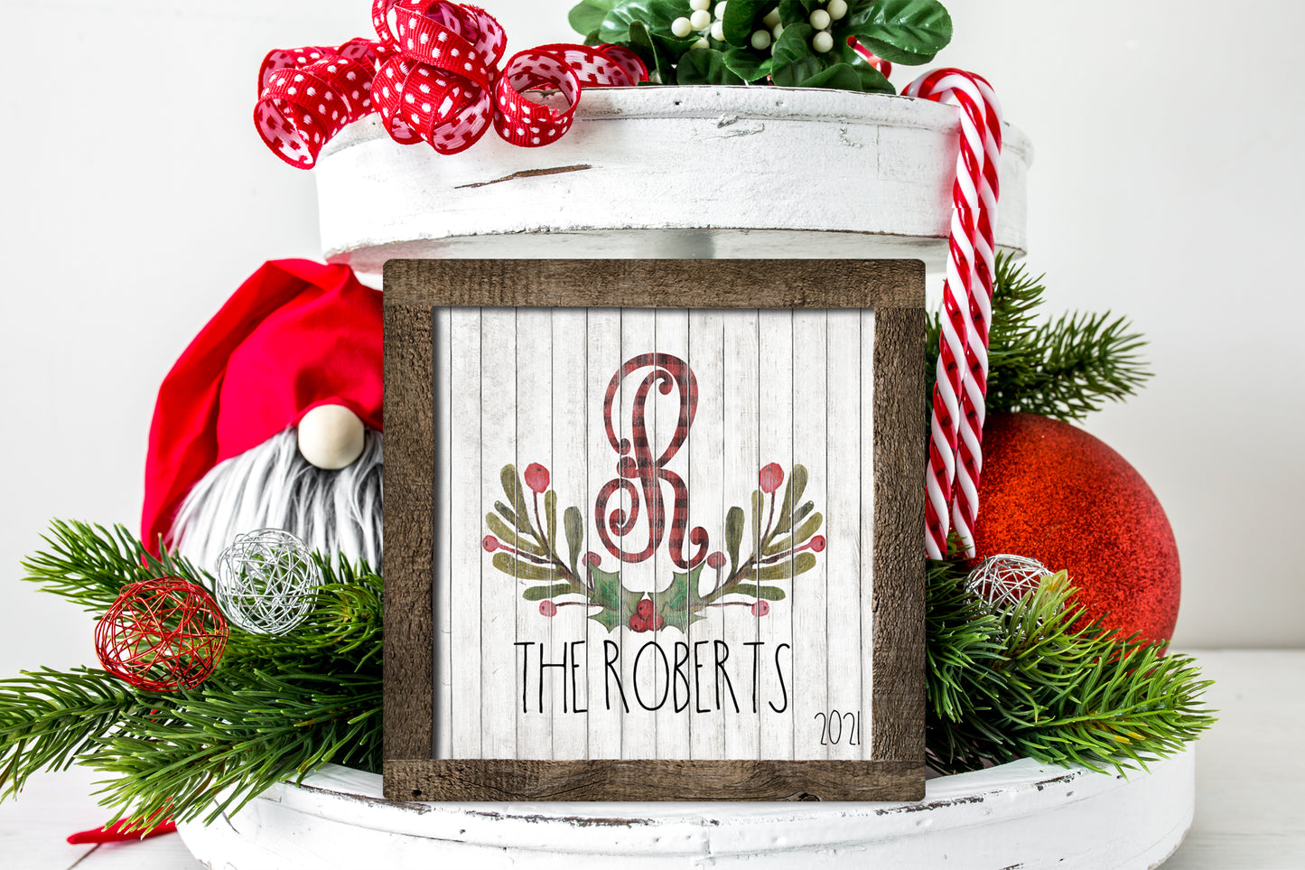 Buffalo Plaid Christmas Holly Sign
